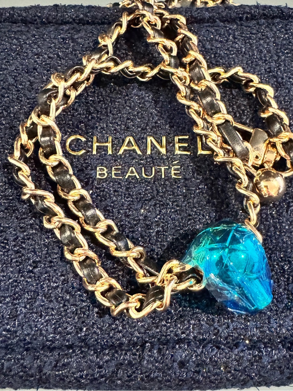 Chanel Beaute Navy Tweed Pouch Bag & Chain - Picture 2 of 7